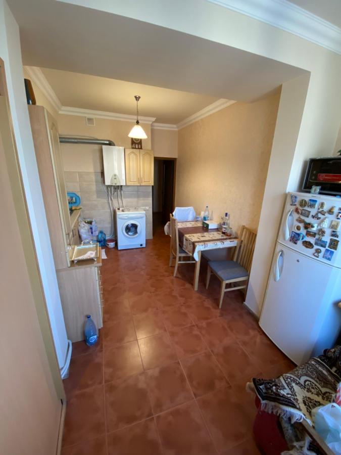 Large Cozy Apartment On Beginning Of Komitas Ave 耶烈万 外观 照片